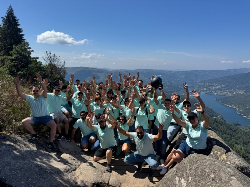 TEAM BUILDING